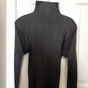 PLEATS PLEASE ISSEY MIYAKE TOP
